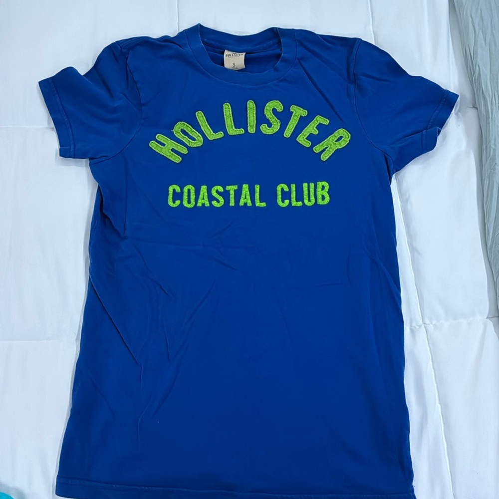 Hollister tshirt